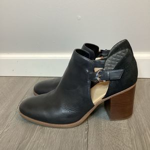 Dr. Scholl’s comfort block heel booties Size 11W cutout details